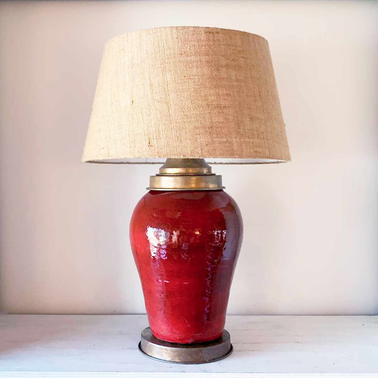 Lámpara de cerámica color rojo