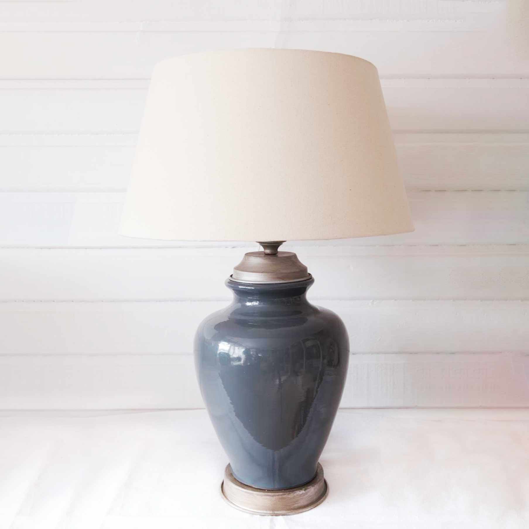 Lámpara de cerámica color gris